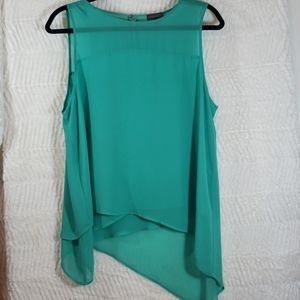 Vince Camuto Green blouse, size L.